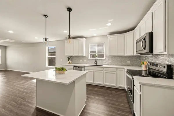 9112 Settlers Peak Road, Fort Worth, TX 76179