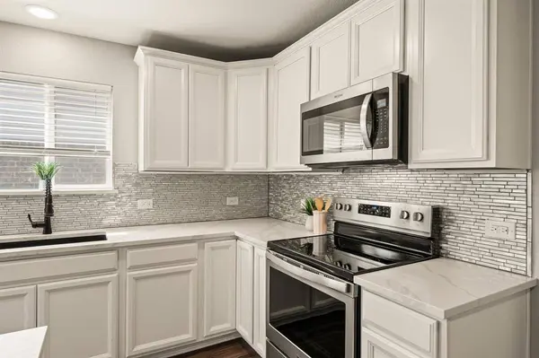 9112 Settlers Peak Road, Fort Worth, TX 76179