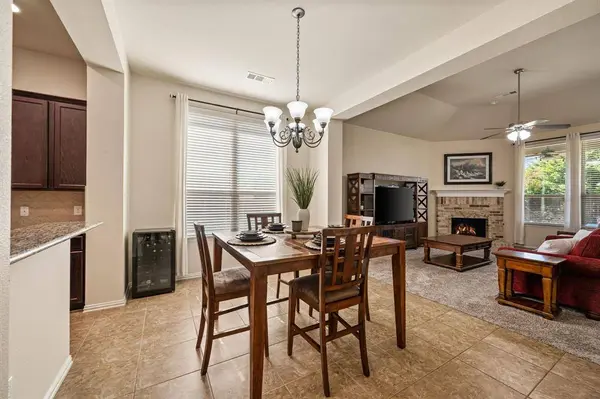 613 Ricochet Drive, Fort Worth, TX 76131