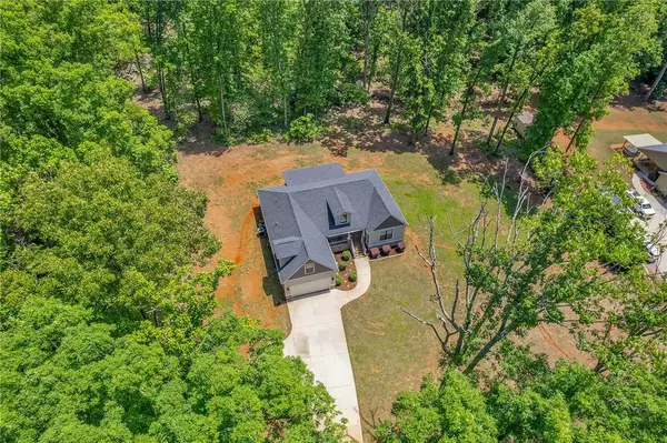 310 Autumn LN, Belton, SC 29627