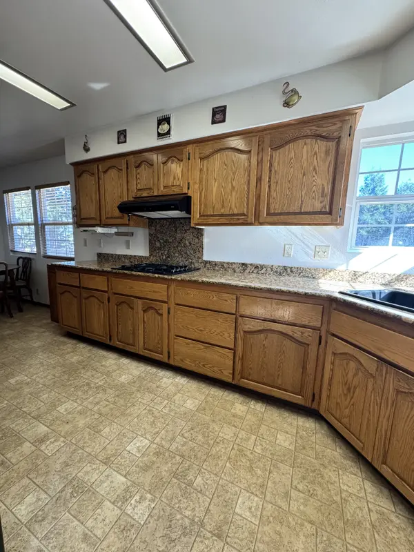 55 Redwood Ln, Rio Dell, CA 95562-0016