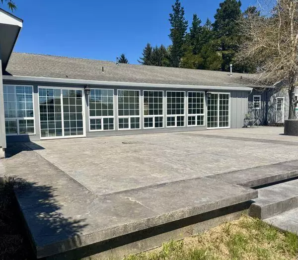 1770 Tompkins Hill RD, Fortuna, CA 95540