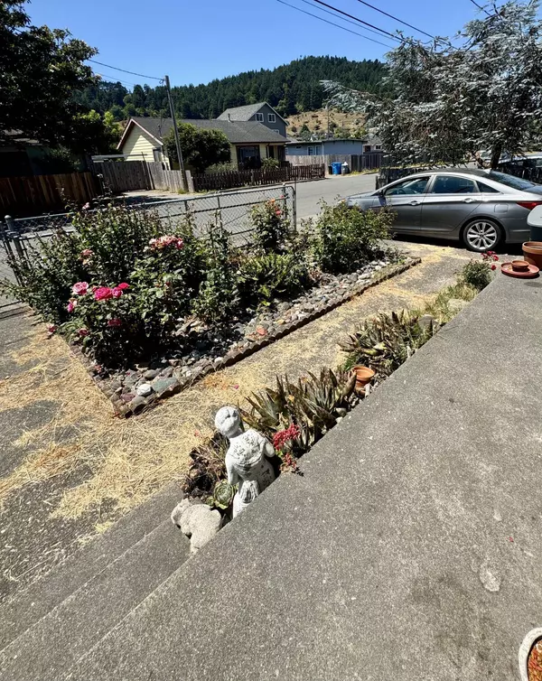 350 2nd AVE, Rio Dell, CA 95562