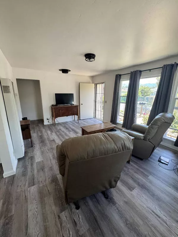 350 2nd AVE, Rio Dell, CA 95562