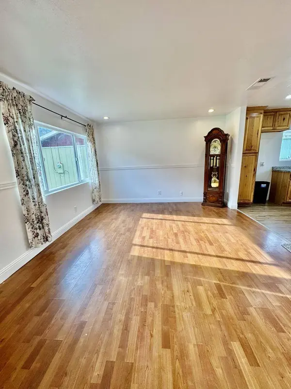 106 Ogle AVE, Rio Dell, CA 95562