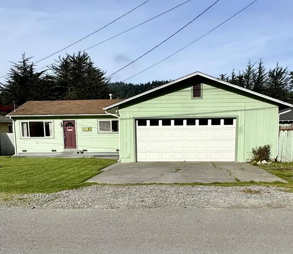 106 Ogle AVE, Rio Dell, CA 95562