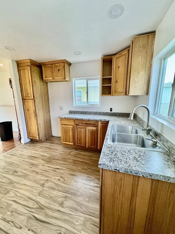 106 Ogle AVE, Rio Dell, CA 95562