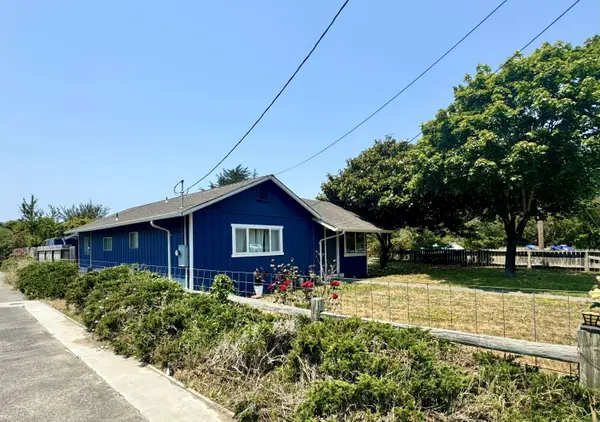 140 River ST, Rio Dell, CA 95562