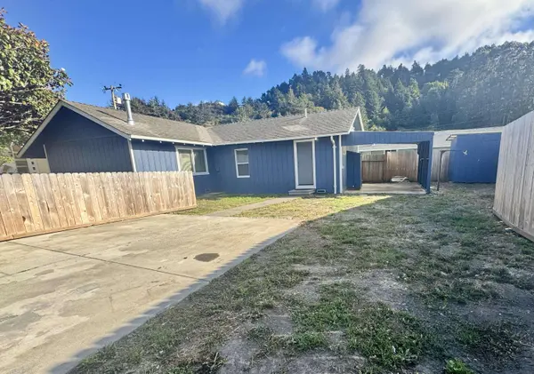 140 River ST, Rio Dell, CA 95562