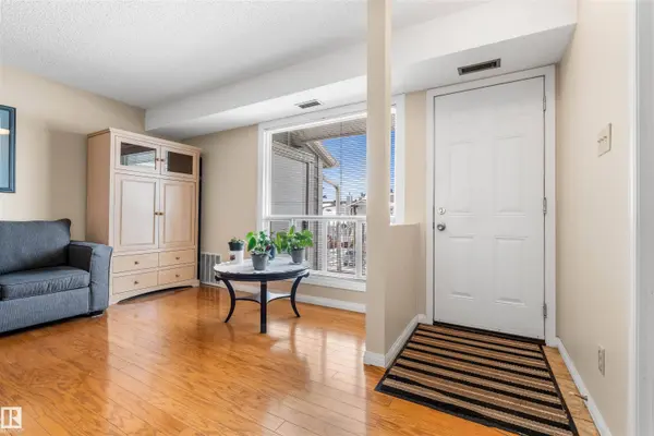 2324 151 AV NW NW, Edmonton, AB T5Y 2L1
