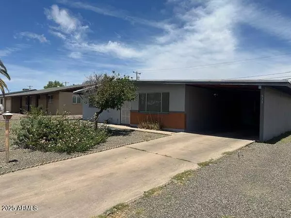 513 S CARDINAL Drive, Apache Junction, AZ 85120