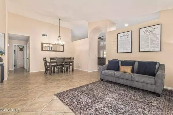 1498 N QUAIL Lane, Gilbert, AZ 85233