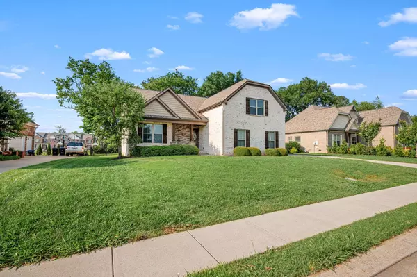 2743 Crowne Pointe Dr, Murfreesboro, TN 37130