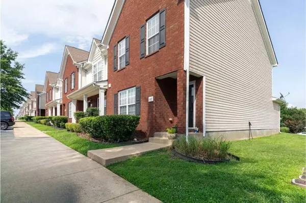 3057 Burnt Pine Dr, Smyrna, TN 37167