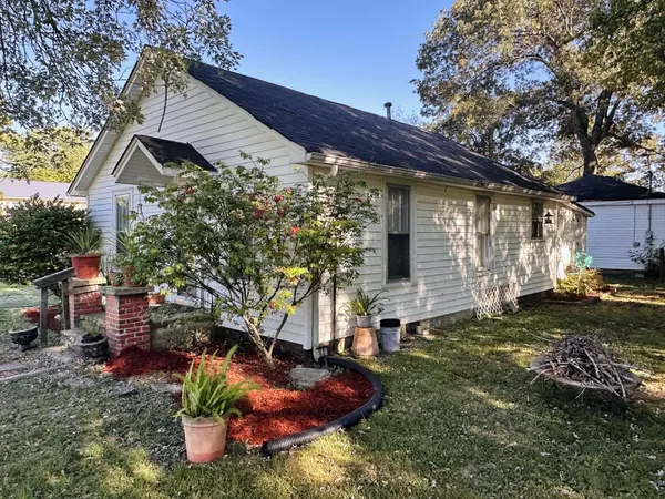 1214 E Lincoln St, Tullahoma, TN 37388