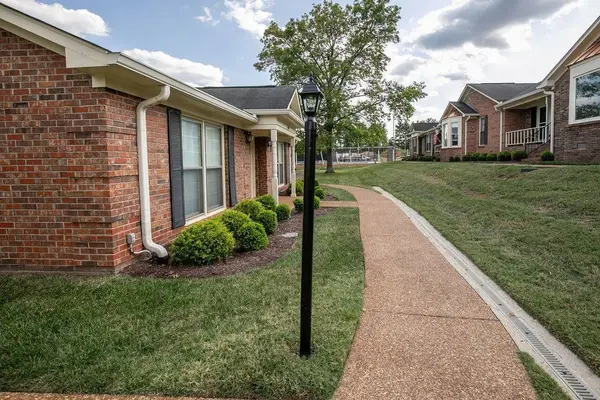 2113 River Chase Dr, Murfreesboro, TN 37128