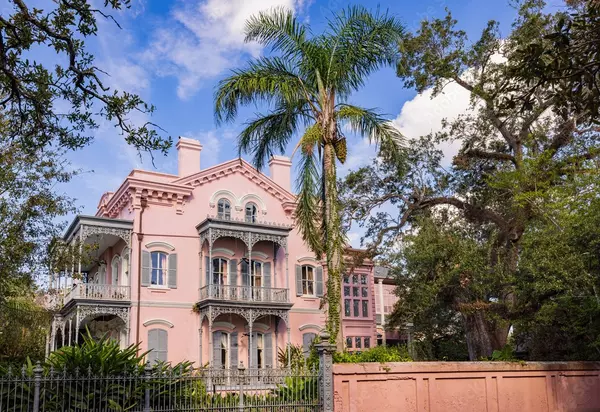 pink house