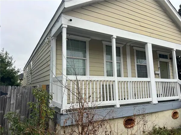 2433 AMELIA ST, New Orleans, LA 70115