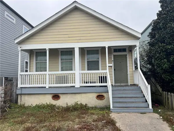 2433 AMELIA ST, New Orleans, LA 70115