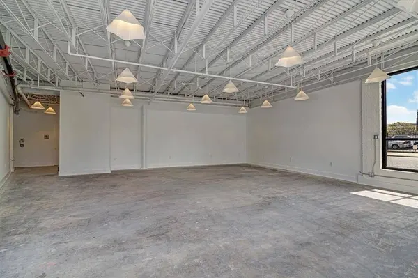 955 HOWARD AVE, New Orleans, LA 70113