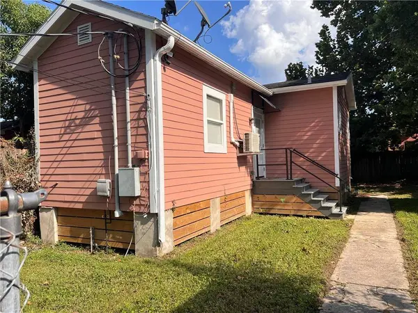 1319 GENERAL OGDEN ST, New Orleans, LA 70118