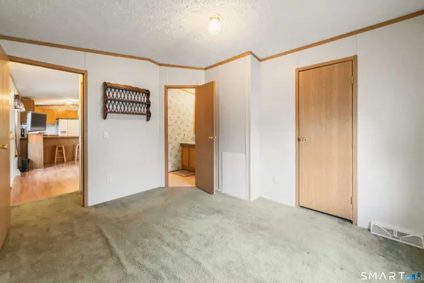 55 Mountainview Road, East Hampton, CT 06424