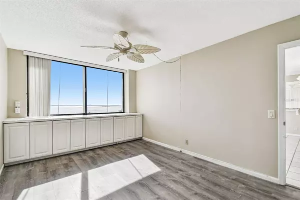 6104 PALMA DEL MAR BLVD S #402, St Petersburg, FL 33715