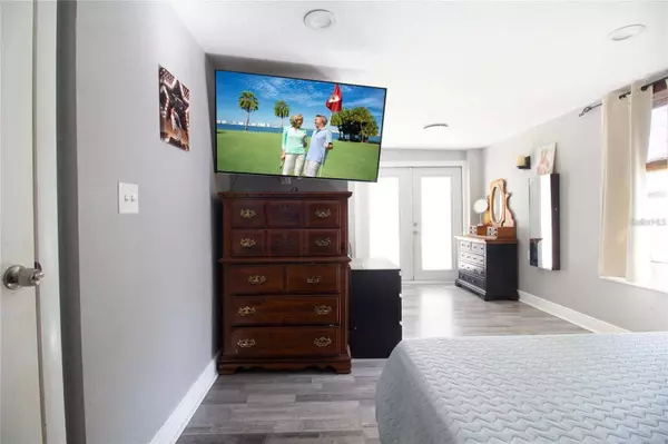 6350 22ND AVE N, St Petersburg, FL 33710