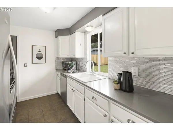 23528 SE OAK ST, Gresham, OR 97030