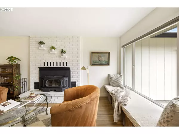 3609 E MADRONA DR, Newberg, OR 97132