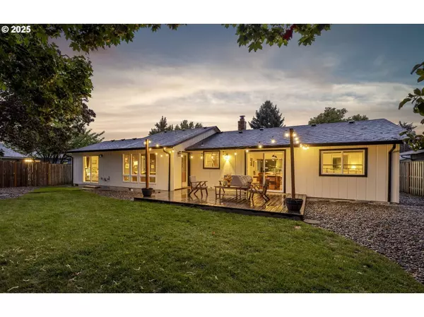 3609 E MADRONA DR, Newberg, OR 97132