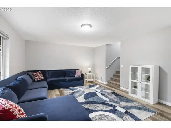 427 N 2ND ST, St Helens, OR 97051