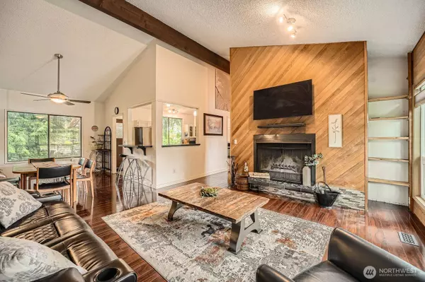 2617 35th AVE SE, Puyallup, WA 98374