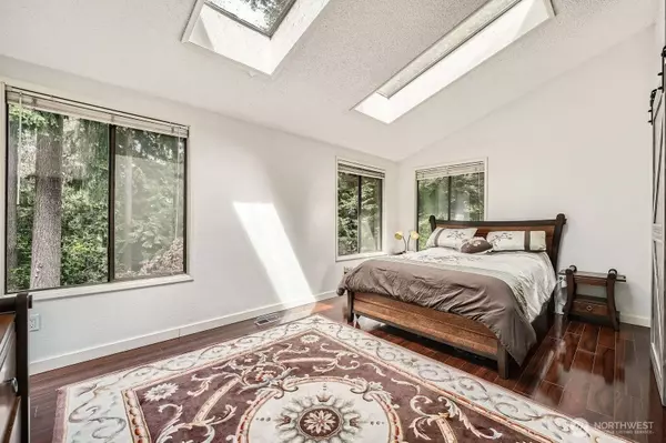 2617 35th AVE SE, Puyallup, WA 98374