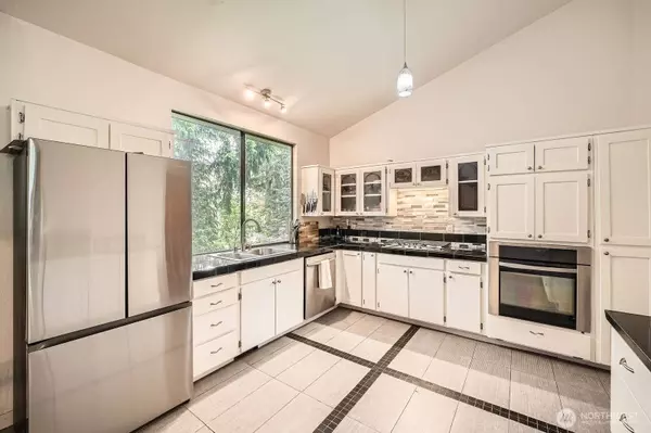 2617 35th AVE SE, Puyallup, WA 98374