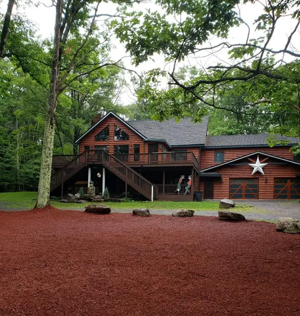 29 Ginnea Woods Rd, Hunter, NY 12442