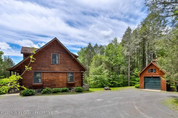 101 Carl RD, Jewett, NY 12444