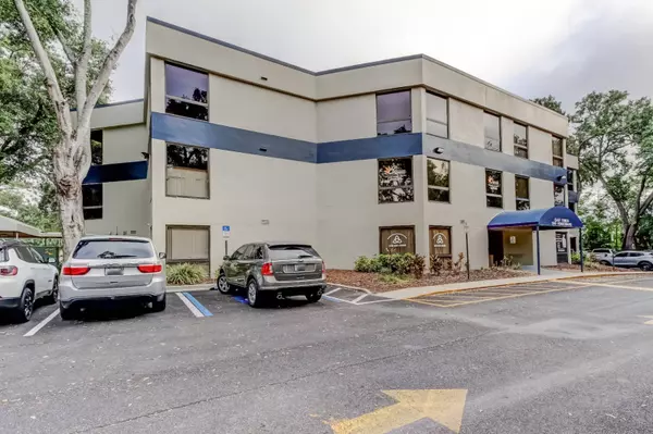 500 Vonderburg Dr, Brandon, FL 33511