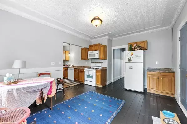 73-75 Pearl St, Holyoke, MA 01040