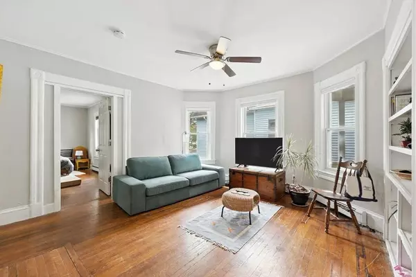 73-75 Pearl St, Holyoke, MA 01040