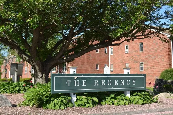 234 Regency Park Dr #234, Agawam, MA 01001