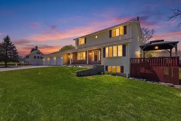 54 Helen St, Chicopee, MA 01020