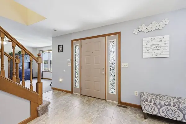 54 Helen St, Chicopee, MA 01020