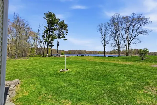 54 Helen St, Chicopee, MA 01020