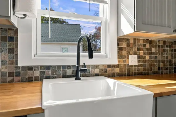 5 Donamor Lane, East Longmeadow, MA 01028