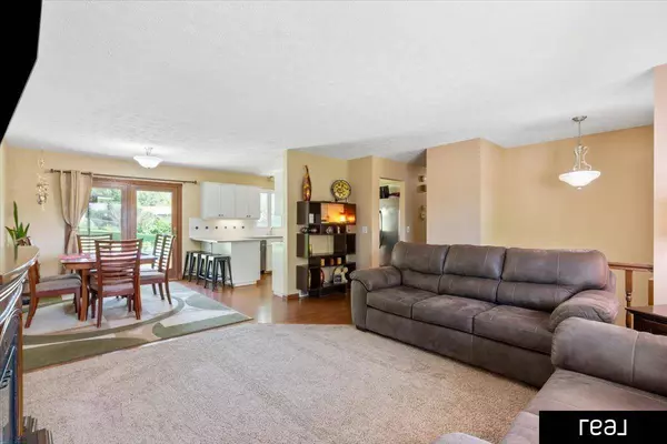 11927 N 157 Circle, Bennington, NE 68007