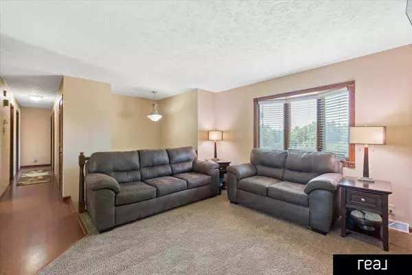 11927 N 157 Circle, Bennington, NE 68007