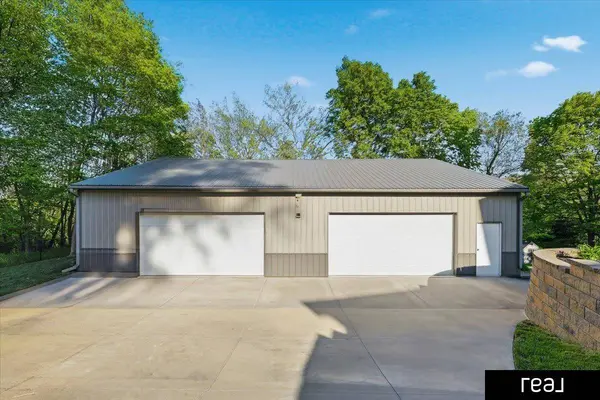 8415 N 45 ST, Omaha, NE 68152