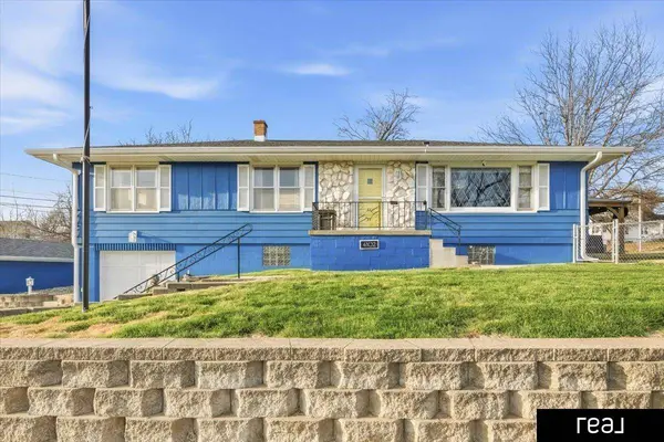 4102 Marinda ST, Omaha, NE 68105