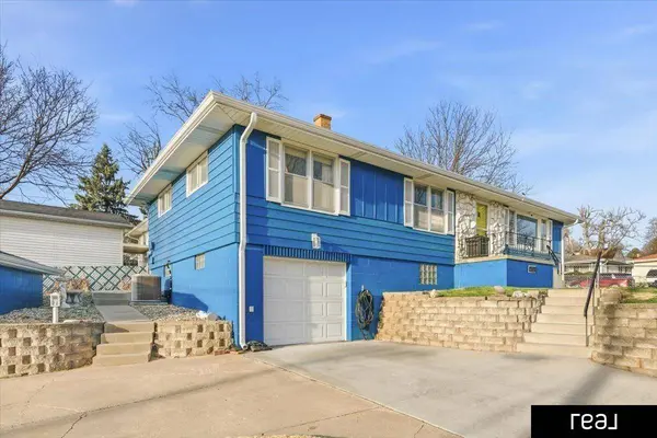 4102 Marinda ST, Omaha, NE 68105